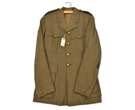 A WWII period Captain’s khaki SD tunic of The R Tank Regt,  embroidered badge to right sleeve, GC (minor service wear)       