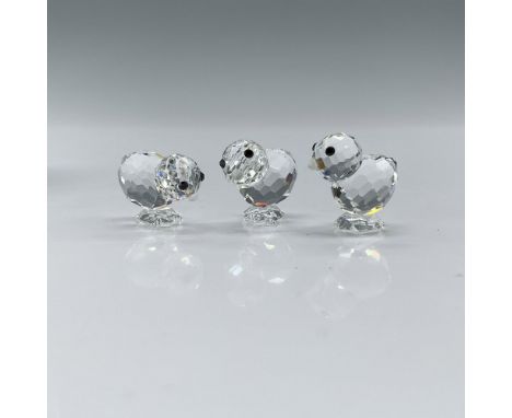 This set of three adorable chicks features black eyes, frosted beaks, and clear, faceted bodies. Each chick is unique, and th