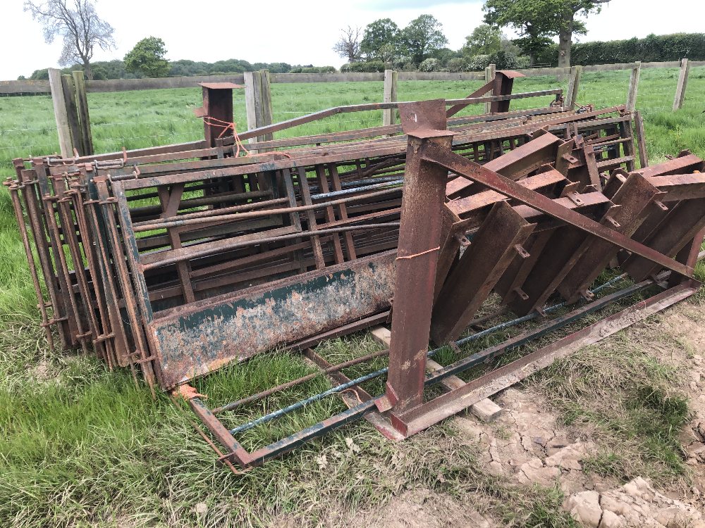 MOBILE SHEEP FEEDING PENS