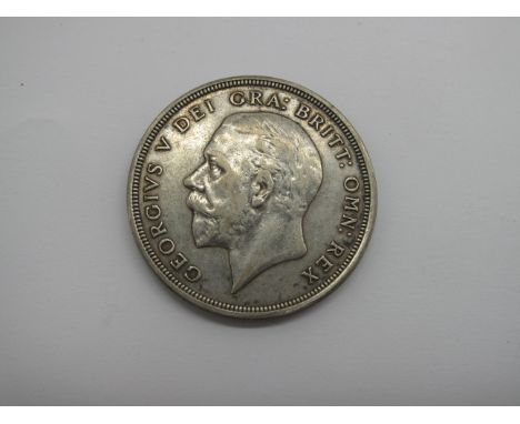 George V 'Wreath' Crown 1933, obverse: uncrowned portrait of King George V (left) legend around, reverse: crown below date wi