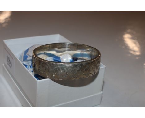 A 1969 Birmingham silver bangle approx. 26gms 
