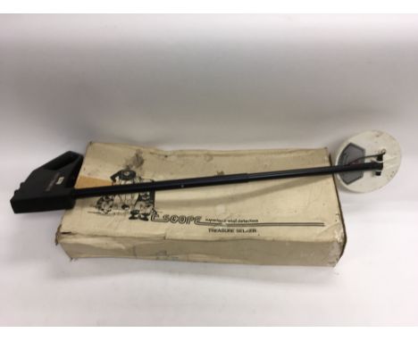 A Matchbox Powertrack 2000, a Marx Arnold Palmer's Pro Shot Golf and a Scope metal detector (3).