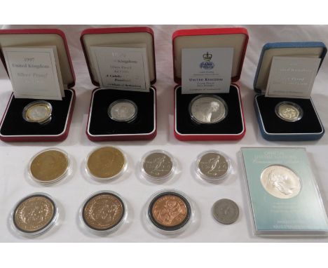 Official United Nations solid sterling silver commemorative medal in a presentation box with leaflet; Royal Mint Golden Weddi