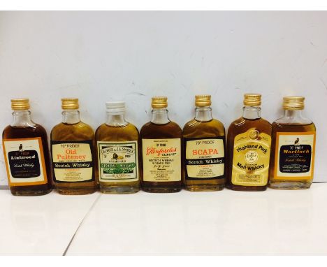 ELEVEN SINGLE MALT SCOTCH WHISKY MINIATURES
To include Highland Park 8yo, Linkwood, Glenfarclas-Glenlivet 8yo, Scapa 8yo, Geo