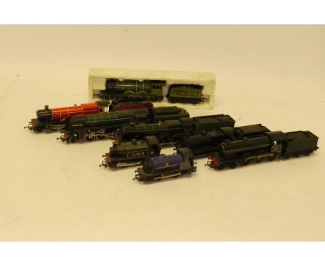 Tri-ang and Hornby OO Gauge Steam Locomotives, comprising LNER B12's in green and black, GWR Hall class in green (Albert Hall