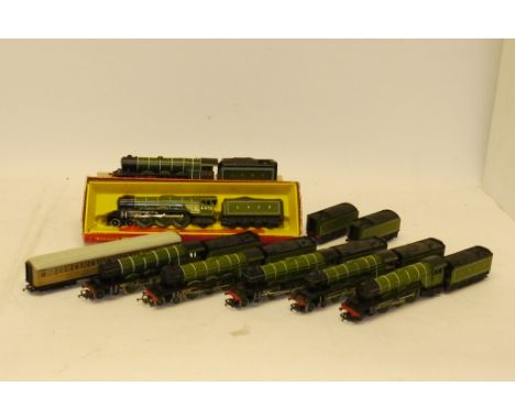 Tri-ang and Hornby OO Gauge 'Flying Scotsman' Steam Locomotives and Projects, comprising three substantially complete example