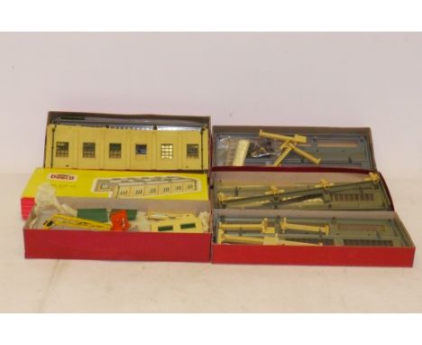 Hornby Dublo 00 Gauge 2-Rail plastic Depot and Engine Sheds with Extensions, 5020 Goods Depot, in original plain red box, VG,
