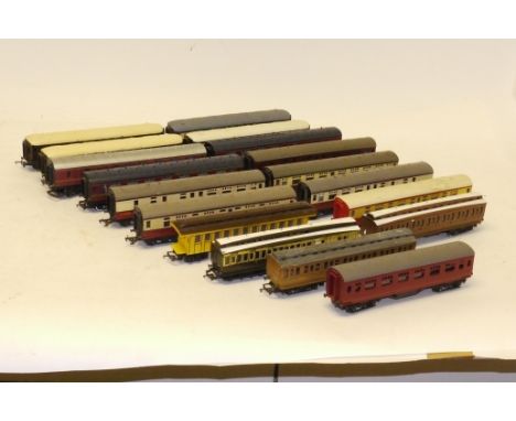 Tri-ang and Hornby OO Gauge Coaching Stock, including 5 LMS crimson coaches, 3 assorted Triang clerestories, 6 early Pullman 