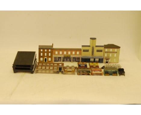 Bachmann OO Gauge Low-relief Resin Buildings, mostly 'High Street' buildings, including Cinema 1234, 'Beatties' model shop, T