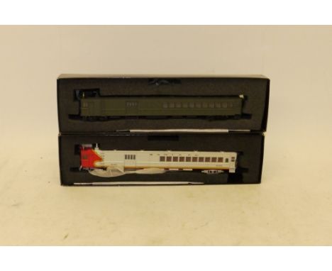 Bachmann Spectrum HO Gauge US Outline EMC Gas Electric 'Doodlebug' Railcars, 81402 plain green and 81410 Santé Fe war bonnet 