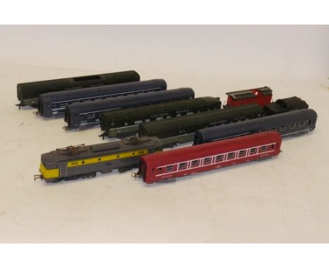 Marx Gilbert and Jouef HO Gauge American and European Locomotives and Coaches, Jouef twin pantograph Dutch NS grey and yellow