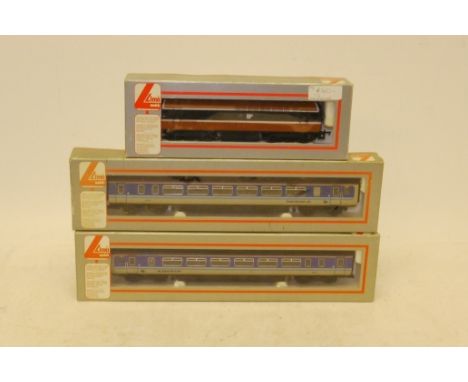 Lima 00 Gauge Irish Railways Class 33 and BR Super Sprinter, Irish black and mustard Class 33, in an original Lima box (maybe
