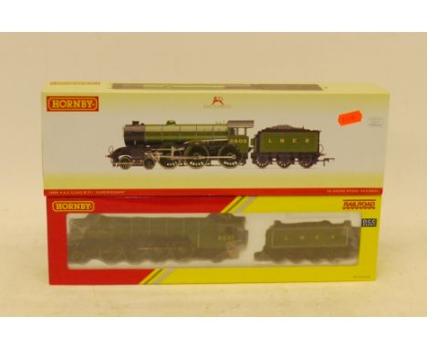 Hornby (China) 00 Gauge LNER  green Steam Locomotives, R3171 Railroad Series Class P2  2001 'Cock of the North' and R2920 Cla