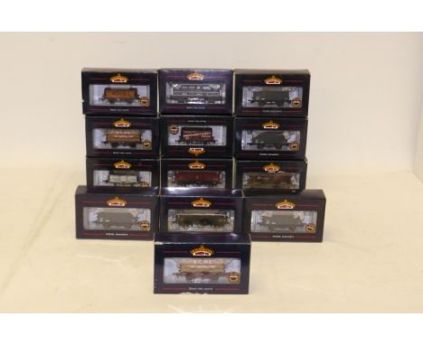 Bachmann OO Gauge 4-wheeled Freight Stock, Thirteen assorted wagons including JR Wood open, Kenworthy open (Bachmann Club edi