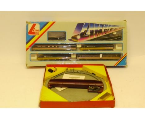 A Lima OO Gauge 'HST' Train Set Tri-ang and Other Railway Items, the HST set with 4-cars in 'second' livery, with a repainted
