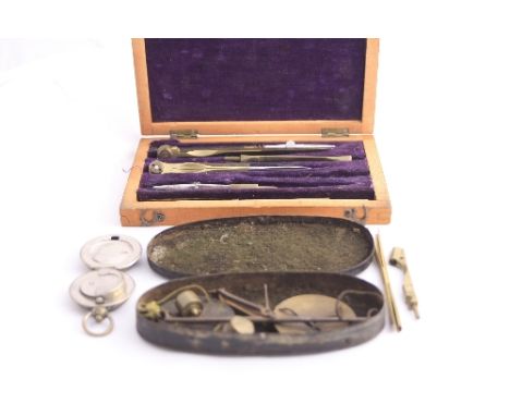 A SOVEREIGN CASE, and sovereign weighing scales (2)