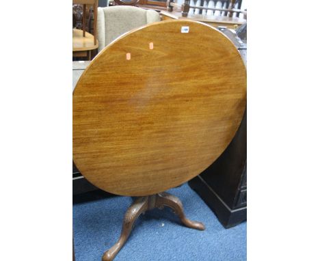 A 19TH CENTURY MAHOGANY CIRCULAR TILT TOP TRIPOD TABLE, approximate diameter 91cm