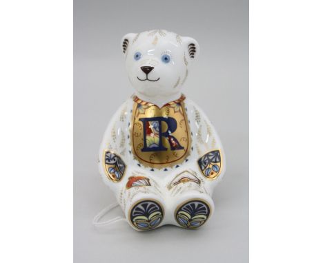 A BOXED ROYAL CROWN DERBY ALPHABET BEAR PAPERWEIGHT, 'R' 