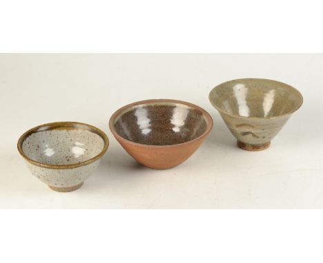 EXTRA LOT TO CATALOGUE.
A Leach Pottery bowl, diameter 15.5cm and two other studio pottery bowls.
