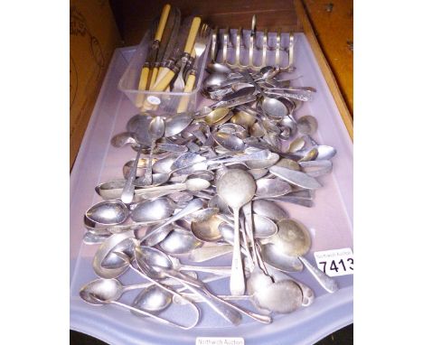HALLMARKED SILVER COLLARED FLATWARE. Box of hallmarked silver and stamped sterling silver collared flatware and a quantity of