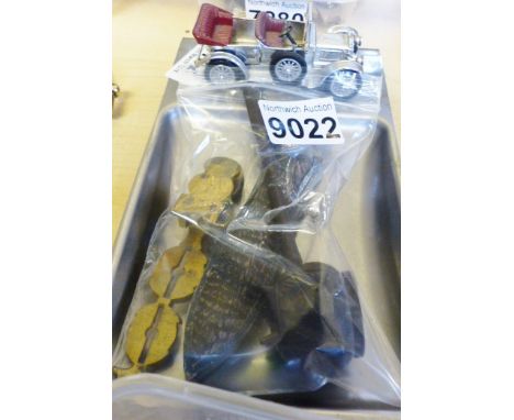 SMOKERS ITEMS. Smokers items and sovereign scales