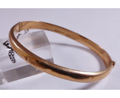 9CT BANGLE. 9ct gold bangle, 7.1g