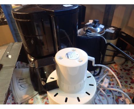 Coffee grinder coffee machine and cafetiere with jacket 