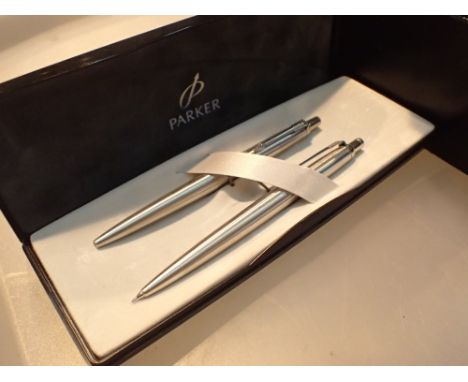 Boxed stainless steel Parker ballpoint pen and pencil set 