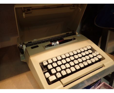 Smiths Corona portable typewriter 