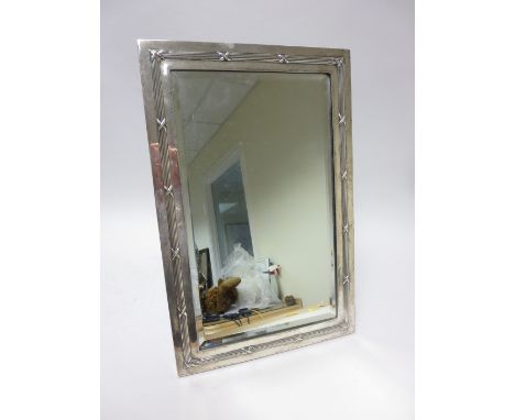 An Edward VII silver framed bevelled Easel Mirror, Chester 1909, 13 x 8 1/2in