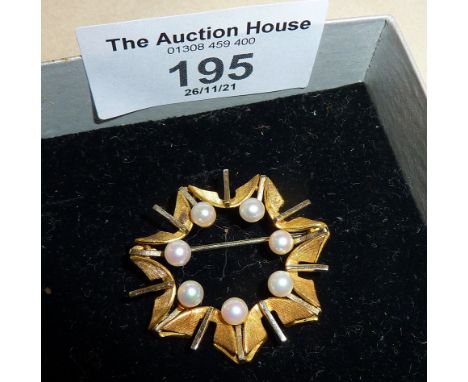 Modernist style 18ct gold pearl star brooch - maker R &amp; G or K &amp; G?  Approx. weight 3g