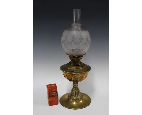 Brass oil lamp with etched glass shade, 47cm 