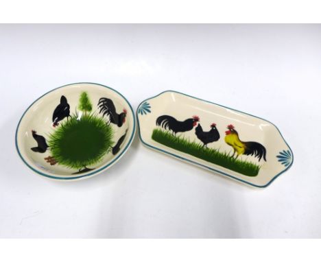 Griselda Hill Wemyss black cockerel and hens bowl, 23cm diameter, together with a Griselda Hill rectangular tray (2) 