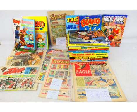 DC Thomson - Fleetway - Others - A collection of vintage annuals together with a small group of vintage UK comics including T