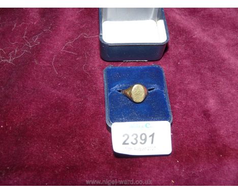 A gent's gold signet ring, stamped 375