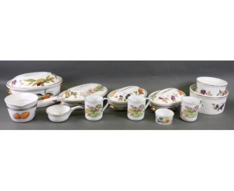 A collection of 23 pieces of Royal Worcester Evesham and other oven to table ware (23).