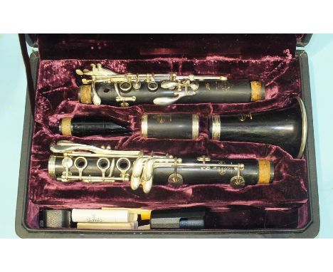 A Buffet Crampon & Cie clarinet, serial number 402411, cased.