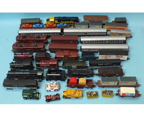 A quantity of mainly Lima OO/HO locomotives, coaches and wagons, some in South African Railways livery, including two electri