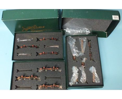 Bachmann Spectrum OO/HO gauge, boxed rolling stock: three no.27391 'On30' Logging and Mining Cars Skeleton Log Car, (3), (som