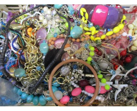 Mixed costume jewellery to include bead necklaces, Indian fashion jewellery, earrings, vintage brooches, small mixed jeweller