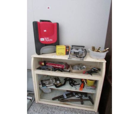 A mixed lot of tools