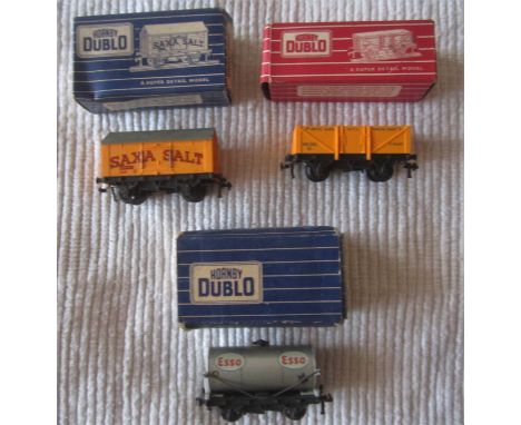 RAILWAY - HORNBY DUBLO SD6 SAXA SALT, 4660 U.G.B. SAND WAGON &amp;D1 ESSO PETROL
00 Gauge. Models in very good condition. Ori