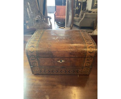 &nbsp;19TH CENTURY BURR WALNUT &amp; PARQUETRY WRITING SLOPE
A handsome 19th century writing slope 30x22x17cm. Burr walnut wi
