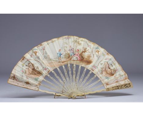 18th century fan, romantic scene, bone frame - Weight: 45 g - Shipping available - Region: Europe - Sizes: h 260 mm  - At fir