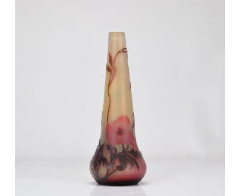 Devez acid-etched vase decorated with flowers, Nancy school - Weight: 700 g - Shipping available - Region: France - Sizes: H 