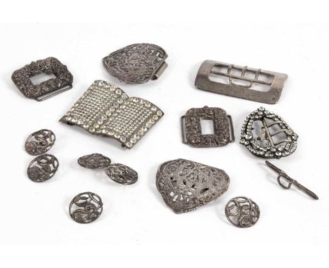 A set of six Art Noveau silver buttons, Reynolds &amp; Westwood, Birmingham 1901, of circular pierced form with stylised flor
