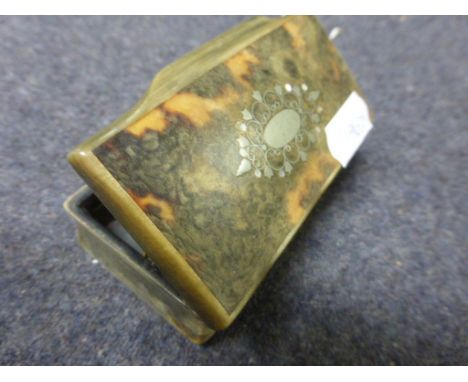 Georgian horn and tortoiseshell snuff box, inlaid mother-of-pearl decoration to lid of floral scroll design, length approxima
