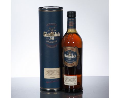 GLENFIDDICH 30 YEAR OLD
Single Speyside Scotch Whisky. In tube. 750 ml, 43% volume.