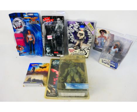 Mezco Toyz, Jakks Pacific, Varner Studios, McFarlane Toys, Neca, Hot Wheels - 6 x boxed figures and sets - Lot includes a Hel