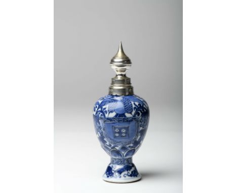 A vase, Chinese export porcelain, blue decoration with coat of arms of D. Pedro de Lancastre (1697-1752), 5th Count of Vila N